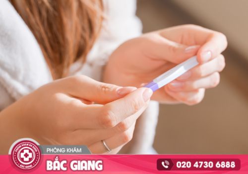 Que thử thai 1 vạch đậm nhưng vẫn có thai?