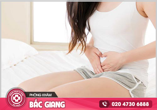 trễ kinh ra dịch màu nâu
