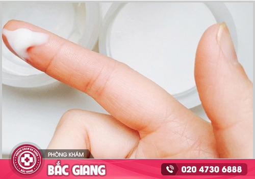 Chị em chớ lơ là tình trạng vùng kín ra chất nhầy màu trắng đục